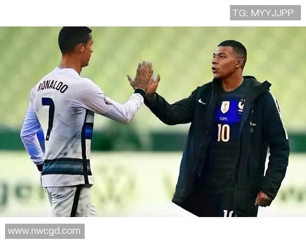 模仿足球明星姆巴佩的技巧与风格提升青少年足球水平的有效方法