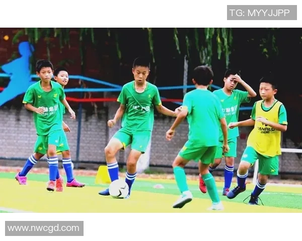 足球明星与小男孩的梦想之旅如何点燃心中的热情与希望