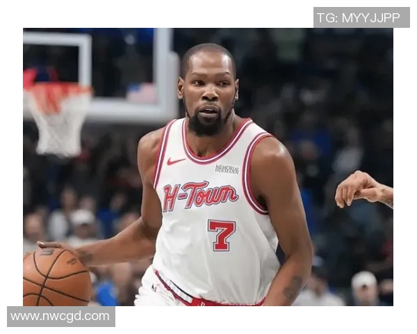 昨天NBA勇士与火箭比赛裁判表现引发热议球迷反响不一